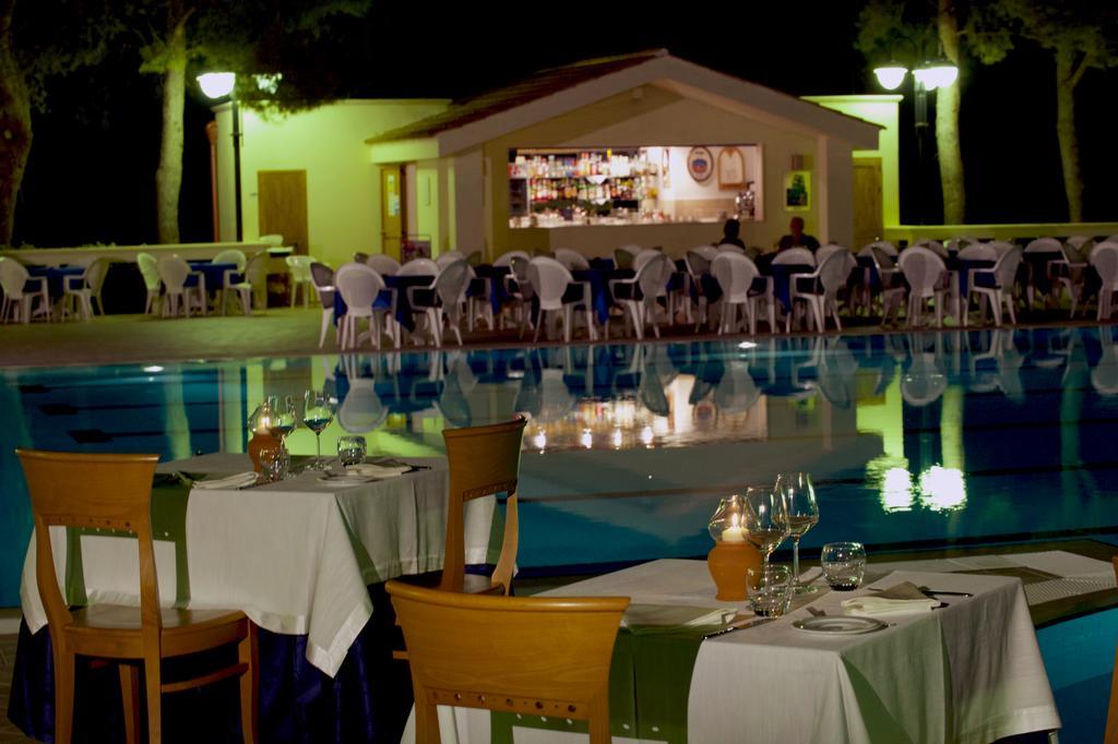 Hotel Portonuovo Vieste Oda fotoğraf